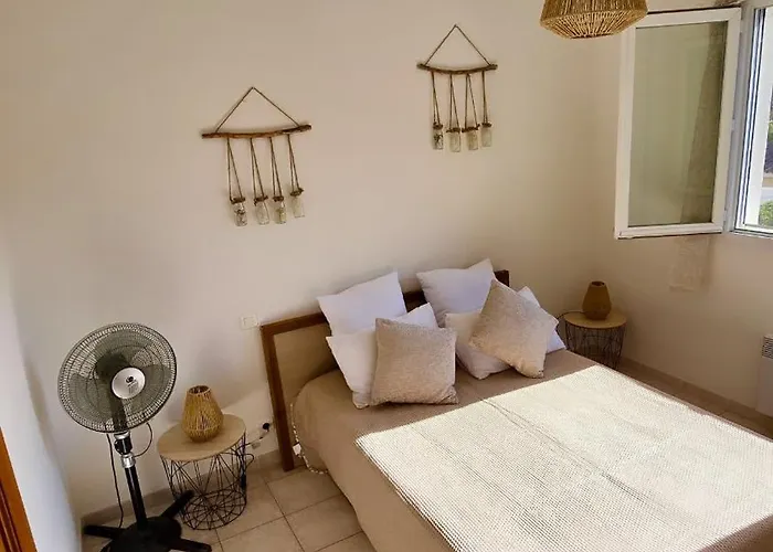 Maison En Bord De Mer, De La Marana En Corse וילה