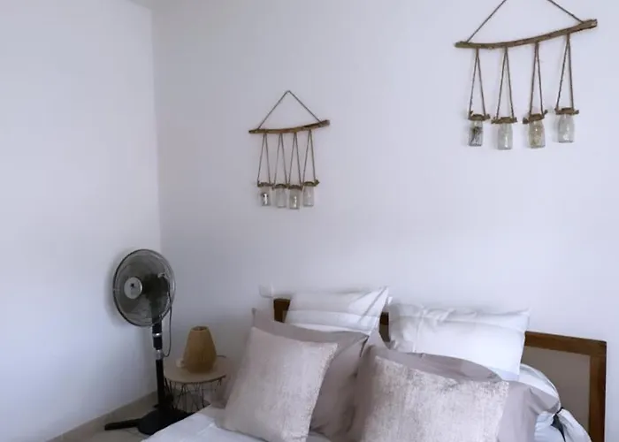 Maison En Bord De Mer, De La Marana En Corse וילה